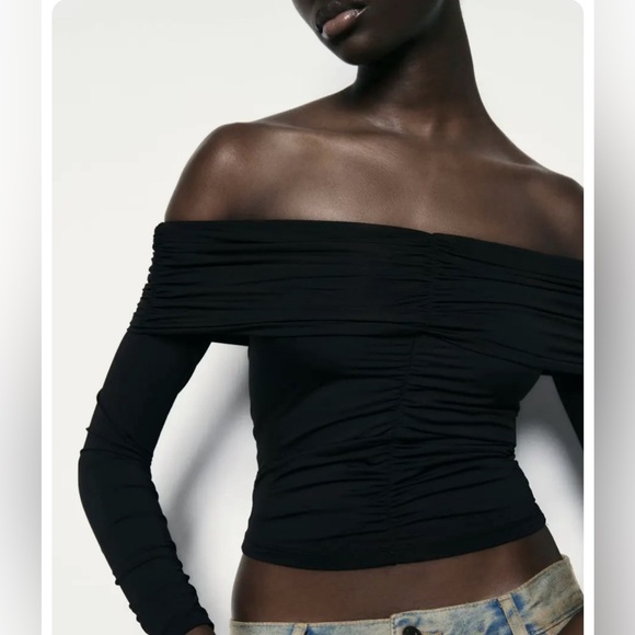 NWT ZARA RUCHED FITTED DRAPED TOP BLACK - Picture 2 of 5